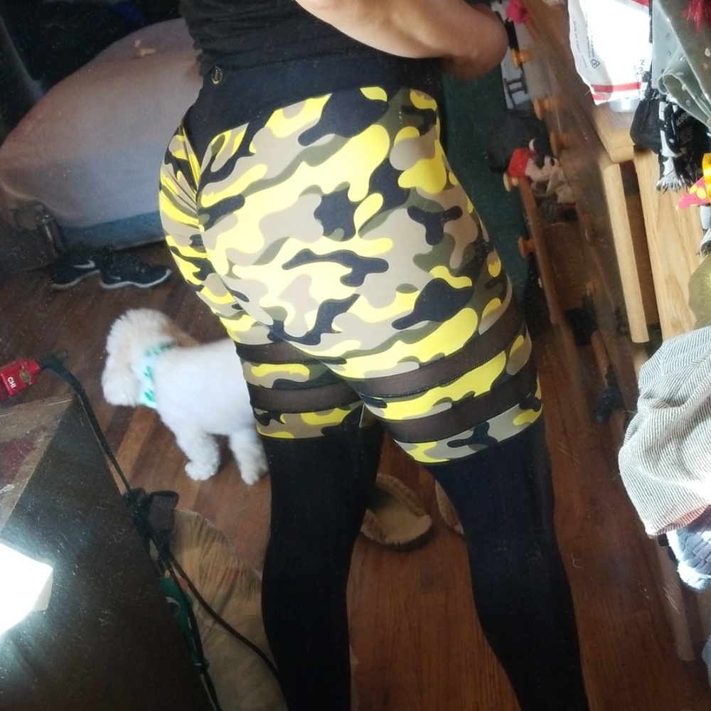 Iris fitness booty scrunch leggings